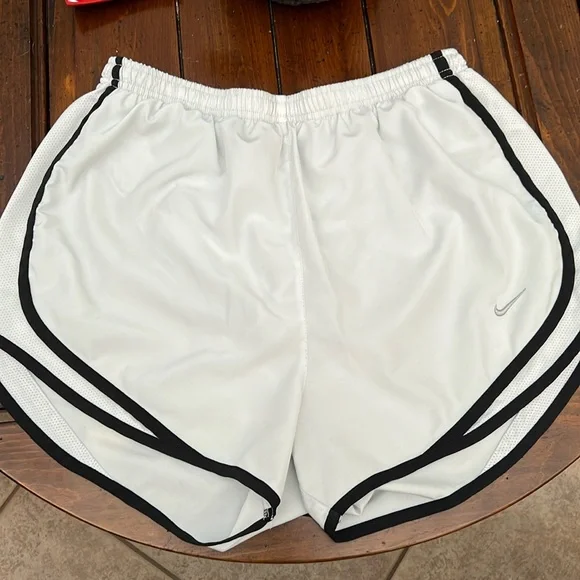 Nike Women’s Dri Fit Running Shorts White/Black - Size M - Picture 1 of 4